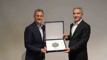 İE&Uuml; Medical Point ve KalDer, &lsquo;Yapay Zeka&rsquo; konuştu
