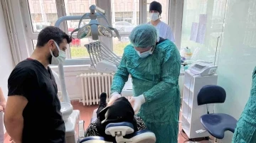 İftarda i&ccedil;ilen asitli i&ccedil;ecekler diş kaybına neden olabilir
