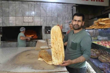 Iğdır&rsquo;da fırınlarda Ramazan pidesi mesaisi
