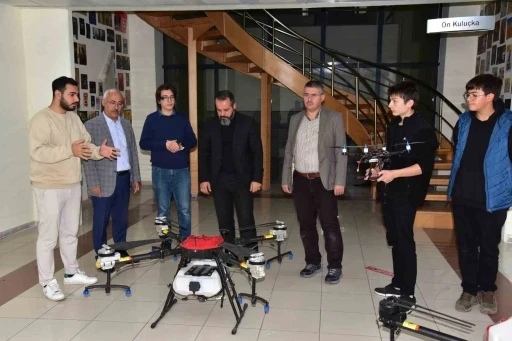 İHA projesiyle T&uuml;rkiye ikincisi olan gen&ccedil;ler Teknoloji Transfer Ofisinde
