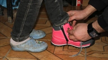 İhracat&ccedil;ılar, deprem b&ouml;lgesine 50 bin &ccedil;ift kışlık ayakkabı ve bot ulaştıracak