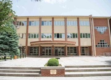 İİBF k&ouml;kl&uuml; akademik tecr&uuml;besiyle başarılı mezunlar yetiştiriyor
