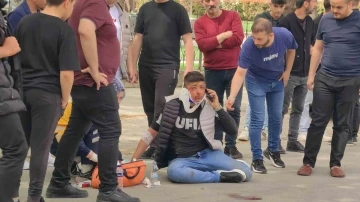 İki motosiklet kafa kafaya &ccedil;arpıştı: 1&rsquo;i ağır 2 yaralı
