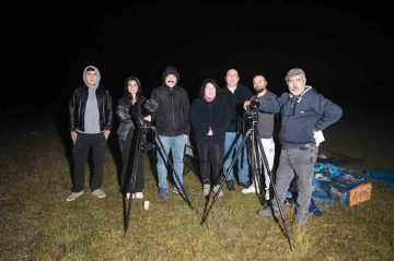 Ilgaz Dağı&rsquo;nda soğuk havaya rağmen meteor yağmurunu izlediler
