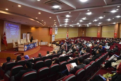 İlhan: &ldquo;Şartlar ne olursa olsun &uuml;reteceğiz&rdquo;
