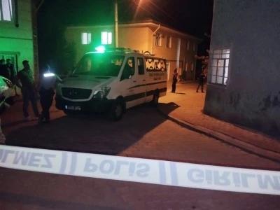 İlişkisi olduğu kadını &ouml;ld&uuml;r&uuml;p, intihar etti