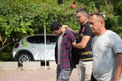 İlişkiye girdiği kadını &ouml;ld&uuml;r&uuml;p, &ccedil;antasını aldı 