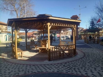 İlk g&uuml;nden &ccedil;&ouml;pl&uuml;ğe &ccedil;evrildi
