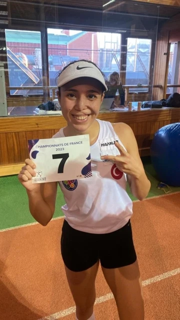 İlke&rsquo;den Fransa&rsquo;da g&uuml;m&uuml;ş madalya
