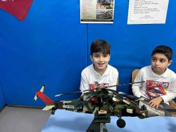 İlkokul &ouml;ğrencilerinden &rsquo;savunma sanayii&rsquo; &uuml;r&uuml;nleri maketi
