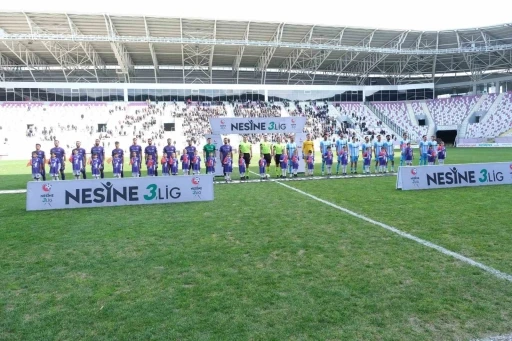 İlkokul &ouml;ğrencilerine anlamlı jest
