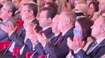 İmamoğlu'nun aday tanıtım toplantısında dikkat &ccedil;eken detay! 