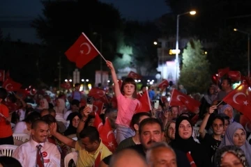 İneg&ouml;l 15 Temmuz&rsquo;un yıl d&ouml;n&uuml;m&uuml;nde yine meydanlarda