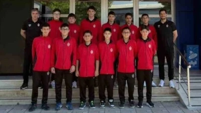İneg&ouml;l Belediyespor Midi Erkekler Voleybol Takımı T&uuml;rkiye Şampiyonasında