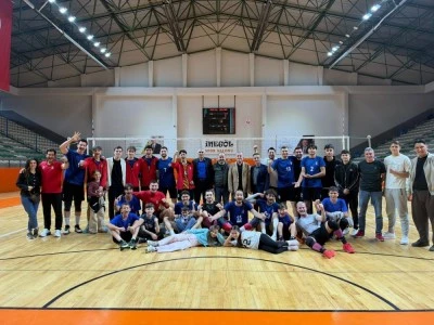 İneg&ouml;l Belediyespor'un galibiyet serisi s&uuml;r&uuml;yor