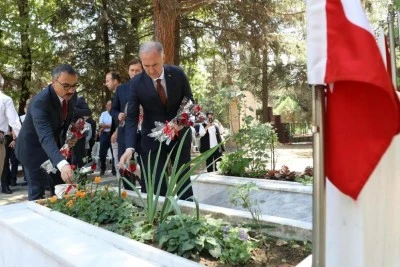 İneg&ouml;l'de 15 Temmuz şehitleri dualarla anıldı