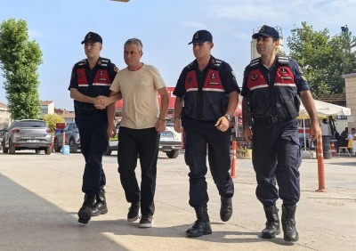 İneg&ouml;l'de cezaevi firarisi jandarmadan ka&ccedil;amadı