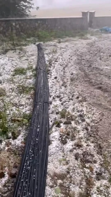 İneg&ouml;l&rsquo;de dolu yağışı etkili oldu