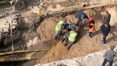 İneg&ouml;l'de g&ouml;&ccedil;&uuml;kte toprak altında kalan iş&ccedil;i ağır yaralandı