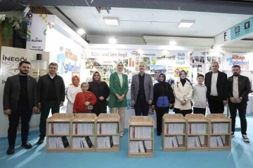 İneg&ouml;l&rsquo;de Kitap Kuleleri sahiplerini buldu