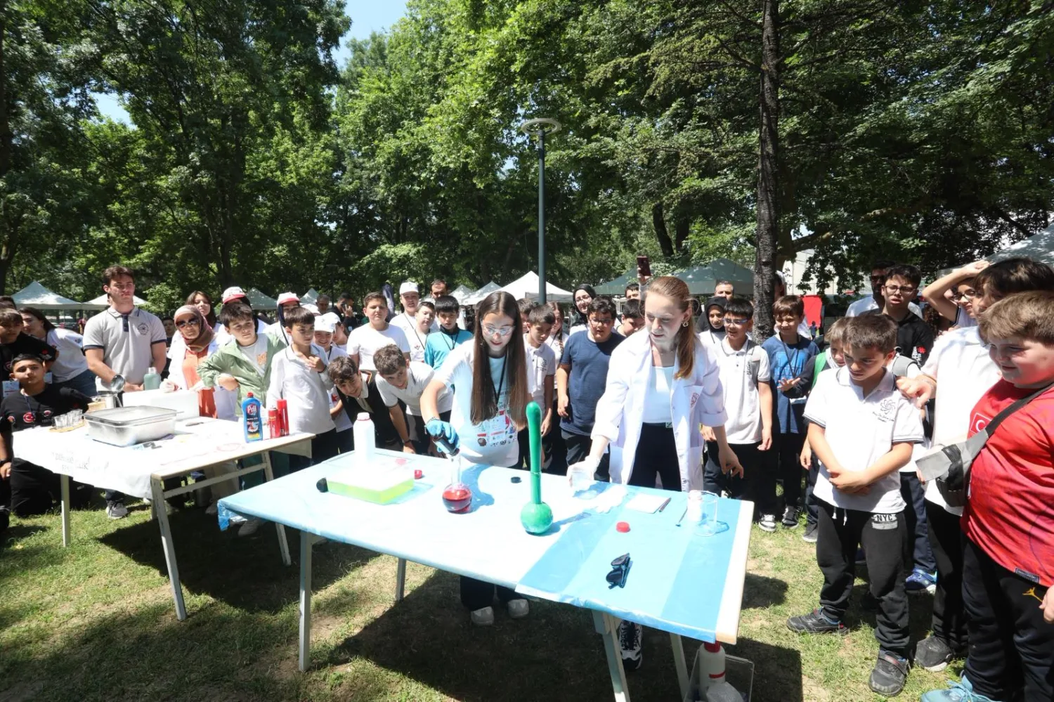 İneg&ouml;l&rsquo;de T&Uuml;BİTAK 4006-C Bilim Festivali d&uuml;zenlendi