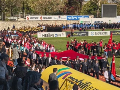 İneg&ouml;l'deki Cumhuriyet Bayramı kutlamalarında 17 yıl sonra bir ilk