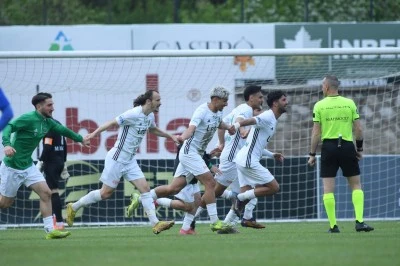 İneg&ouml;l Kafkas Spor Kul&uuml;b&uuml; şampiyon oldu, 2. Lig'e y&uuml;kseldi  