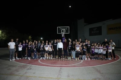 İneg&ouml;l sokak basketbolunda kupalar sahiplerini buldu