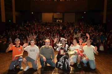 İneg&ouml;l&rsquo;&uuml;n &lsquo;Temizlik&rsquo; konulu oyunu Uşak&rsquo;ta sergilendi

