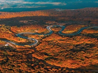 İneg&ouml;l ve Domani&ccedil; arasındaki kıvrımlı yollarda sonbahar g&uuml;zelliği