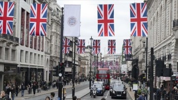 İngiltere Kralı 3. Charles'ın ta&ccedil; giyme t&ouml;reni hem geleneği hem bug&uuml;n&uuml; yansıtacak
