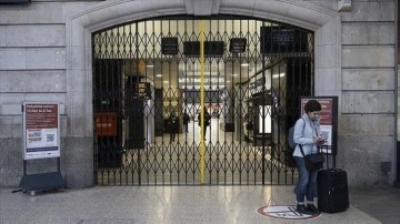 İngiltere'de demir yolu &ccedil;alışanlarının grevi yeni yılda da s&uuml;r&uuml;yor