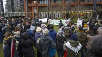 İngiltere'de Gazze'de hayatını kaybedenler i&ccedil;in 3 dinde dualar edildi