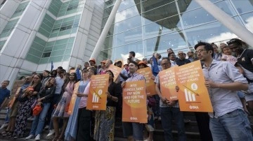 İngiltere'de uzman doktorlar 2 g&uuml;nl&uuml;k grev başlattı