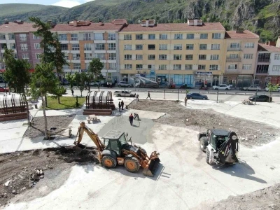 İn&ouml;n&uuml; Cumhuriyet Meydanı&rsquo;nda sona yaklaşılıyor
