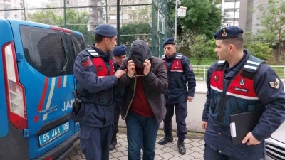 İnternetten izleyip 5. kattaki evini uyuşturucu tarlasına &ccedil;eviren şahıs tutuklandı
