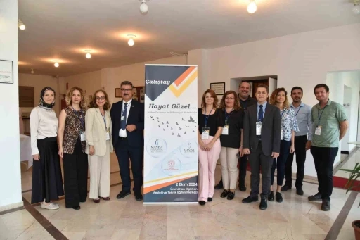 İntihar davranışı her y&ouml;n&uuml;yle masaya yatırıldı
