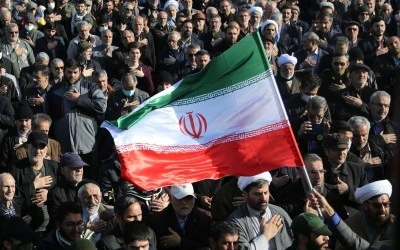 İran, ABD'nin m&uuml;himmat depoları ve lojistik ekipmanlarını vurdu