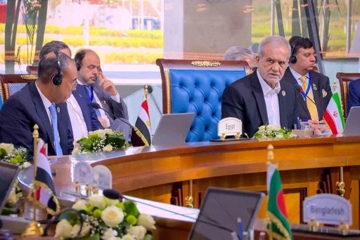 İran Cumhurbaşkanı Pezeşkiyan: &ldquo;B&ouml;lgedeki kardeşlerimizin zarar g&ouml;rmesini engellemek dini sorumluluğumuzdur&rdquo;
