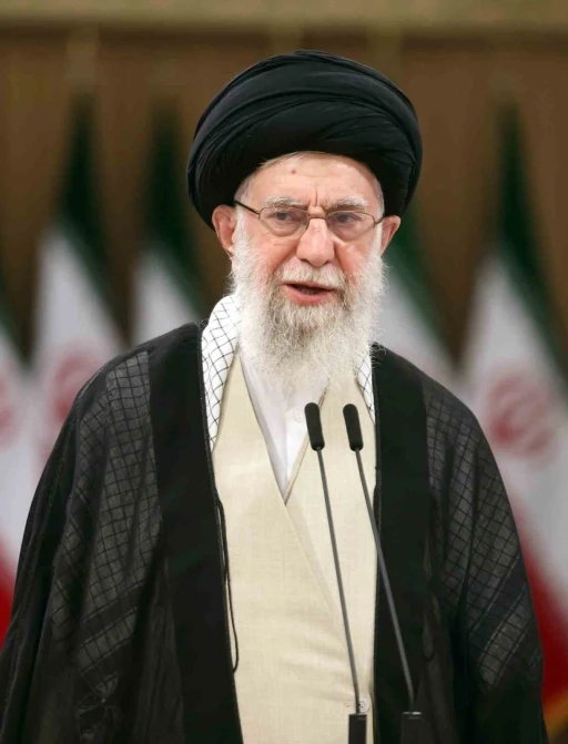 İran dini lideri Hamaney: &ldquo;B&ouml;lgedeki t&uuml;m direniş g&uuml;&ccedil;leri Hizbullah&rsquo;ın yanında&rdquo;
