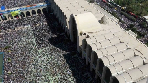 İran Dini lideri Hamaney&rsquo;den İsrail&rsquo;e g&ouml;zdağı: &ldquo;Gelecekte gerekeni yapmaya devam edeceğiz"
