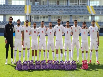 İran Milli Futbol Takımı'ndan, &ouml;len &ccedil;ocuklar i&ccedil;in '&ccedil;ocuk sırt &ccedil;antalı' mesaj