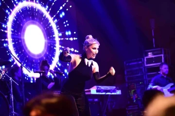 İrem Derici: "Bug&uuml;n &rsquo;Bursa B&uuml;lb&uuml;l&uuml;&rsquo; benim"
