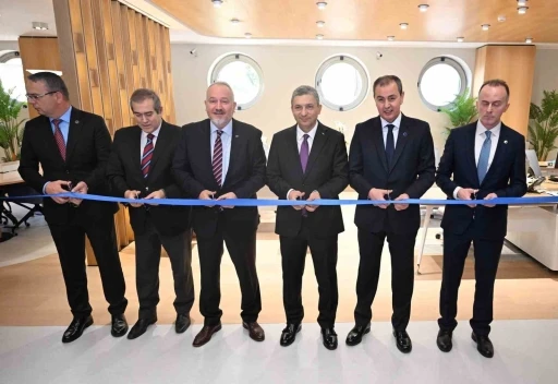 İş Bankası ilk turizm şubesini Antalya&rsquo;da a&ccedil;tı
