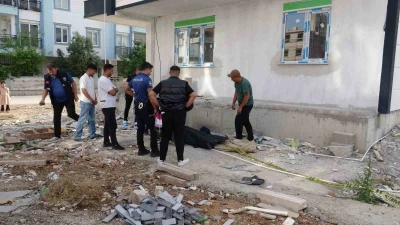 İş g&ouml;r&uuml;şmesi i&ccedil;in gittiği şantiye &ouml;n&uuml;nde &ouml;l&uuml; bulundu
