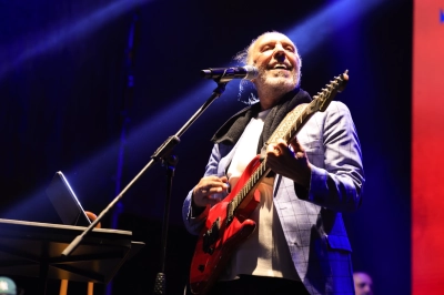 İş Sanat&rsquo;ın Cuma İş &Ccedil;ıkışı Konserleri Fatih Erko&ccedil; ile Başladı