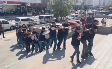 İş yeri ve ara&ccedil; kurşunlayan su&ccedil; &ouml;rg&uuml;t&uuml; operasyonunda 8 kişi adliyeye sevk edildi
