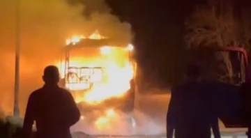 İş&ccedil;i servisi alev topuna d&ouml;nd&uuml;
