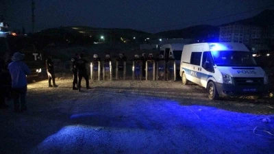 İş&ccedil;iler arasında bı&ccedil;aklı silahlı kavga: 7 yaralı