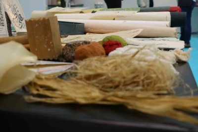 İslam Sanatları Fuarı&rsquo;nda el yapımı kağıt ustası &Ccedil;elik eserlerini sergiledi
